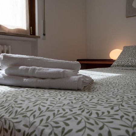 Casa Carlina Apartment Тревильо Екстериор снимка